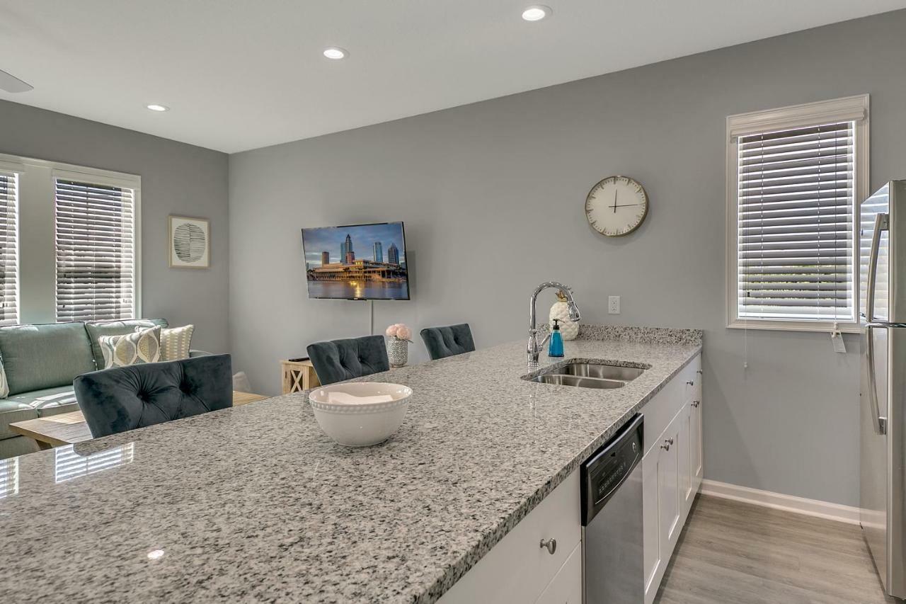New 3/2 Duplex Minutes From Heart Of Tampa -Unit B Appartement Buitenkant foto